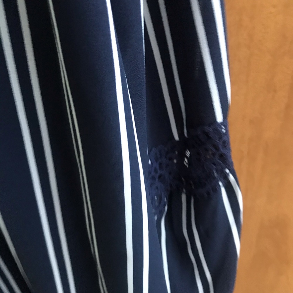 Michael Kors NWOT (fell off) Blue pinstripe Top 1X - Picture 7 of 16